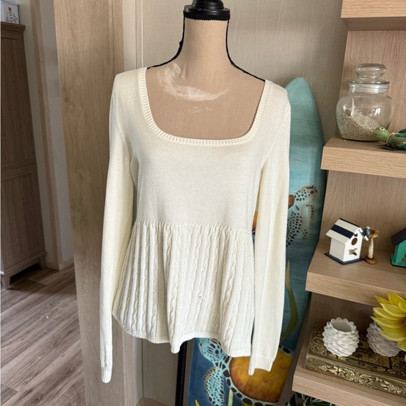 Hollister Cream Crewneck Sweater - Picture 3 of 6